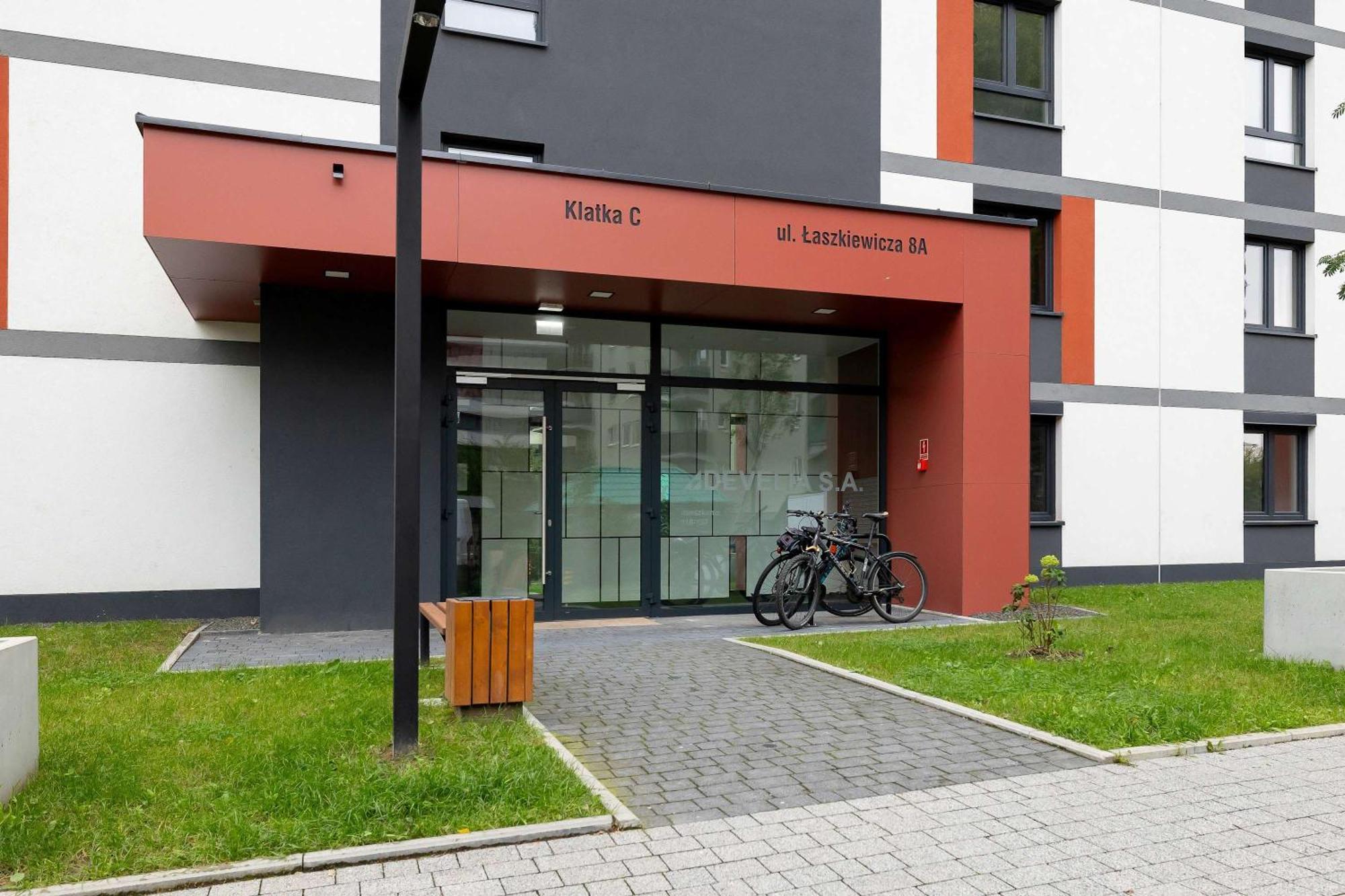 Cozy Apartments Laszkiewicza With Parking By Noclegi Renters Cracóvia Exterior foto