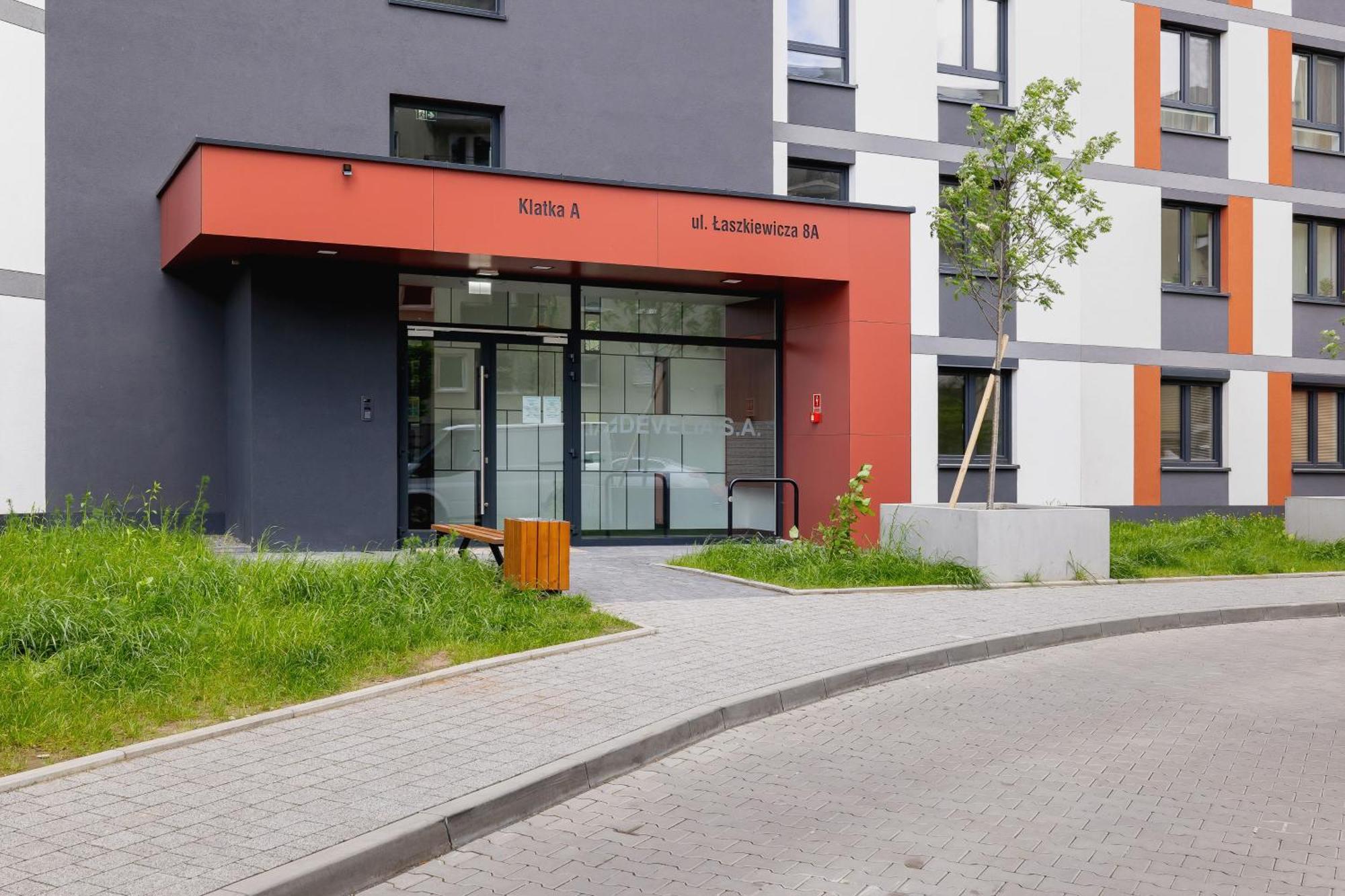 Cozy Apartments Laszkiewicza With Parking By Noclegi Renters Cracóvia Exterior foto