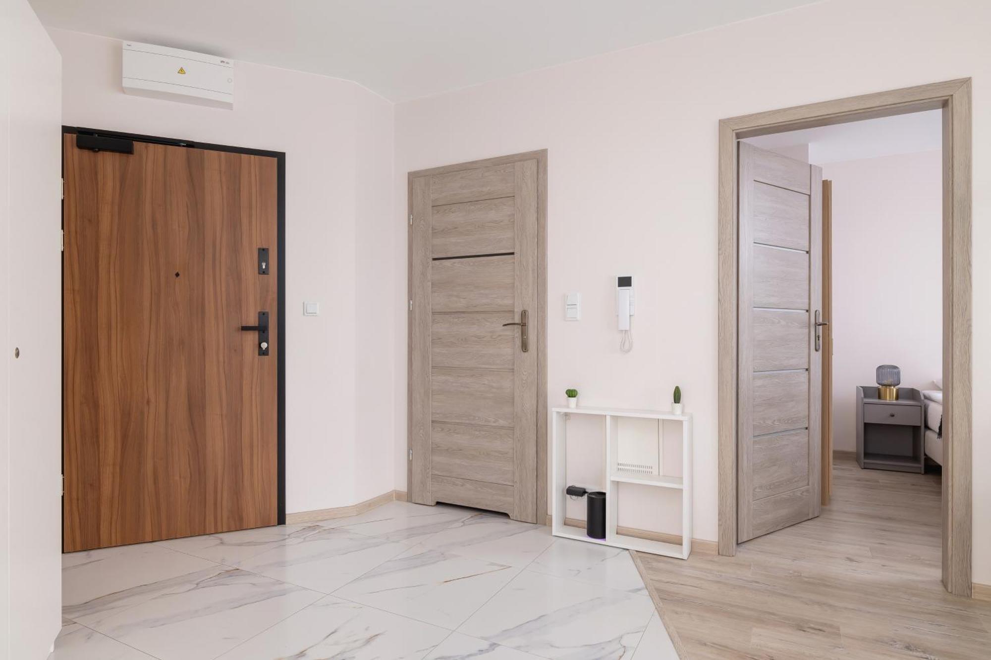 Cozy Apartments Laszkiewicza With Parking By Noclegi Renters Cracóvia Exterior foto